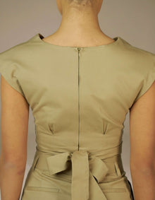 TRIANGLE CUT OUT CROP TOP