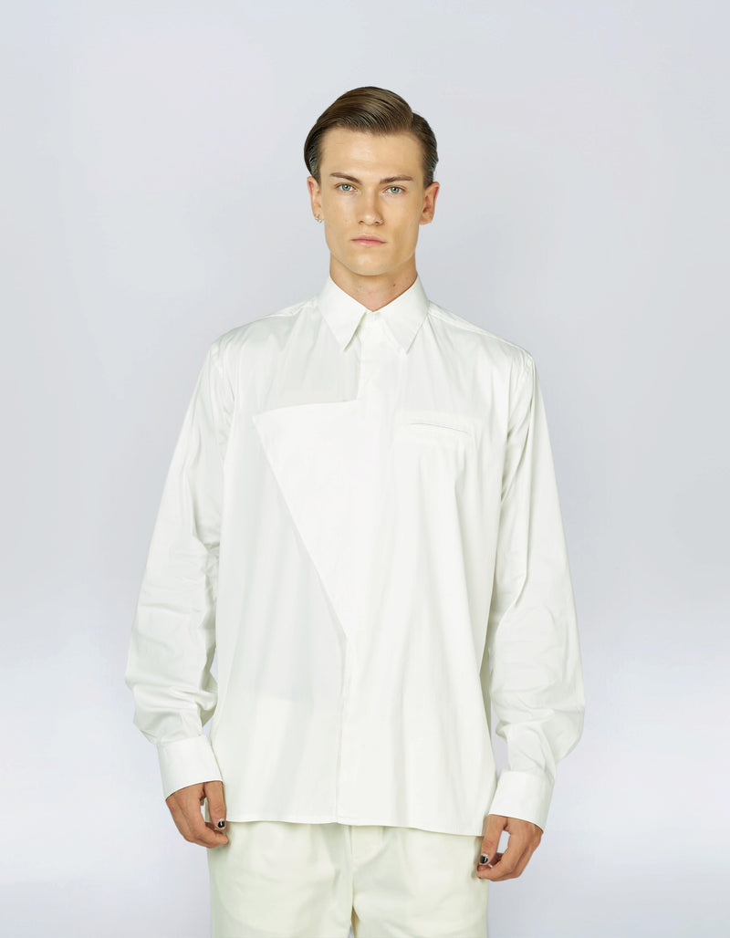 CHEMISE À FERMETURE TRIANGULAIRE