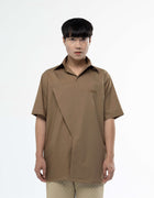 CHEMISE À MANCHES COURTES AVEC FERMETURE TRIANGULAIRE