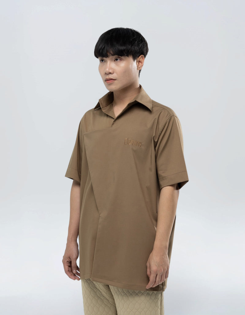 CHEMISE À MANCHES COURTES AVEC FERMETURE TRIANGULAIRE