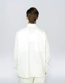 CHEMISE À PANNEAU EN U