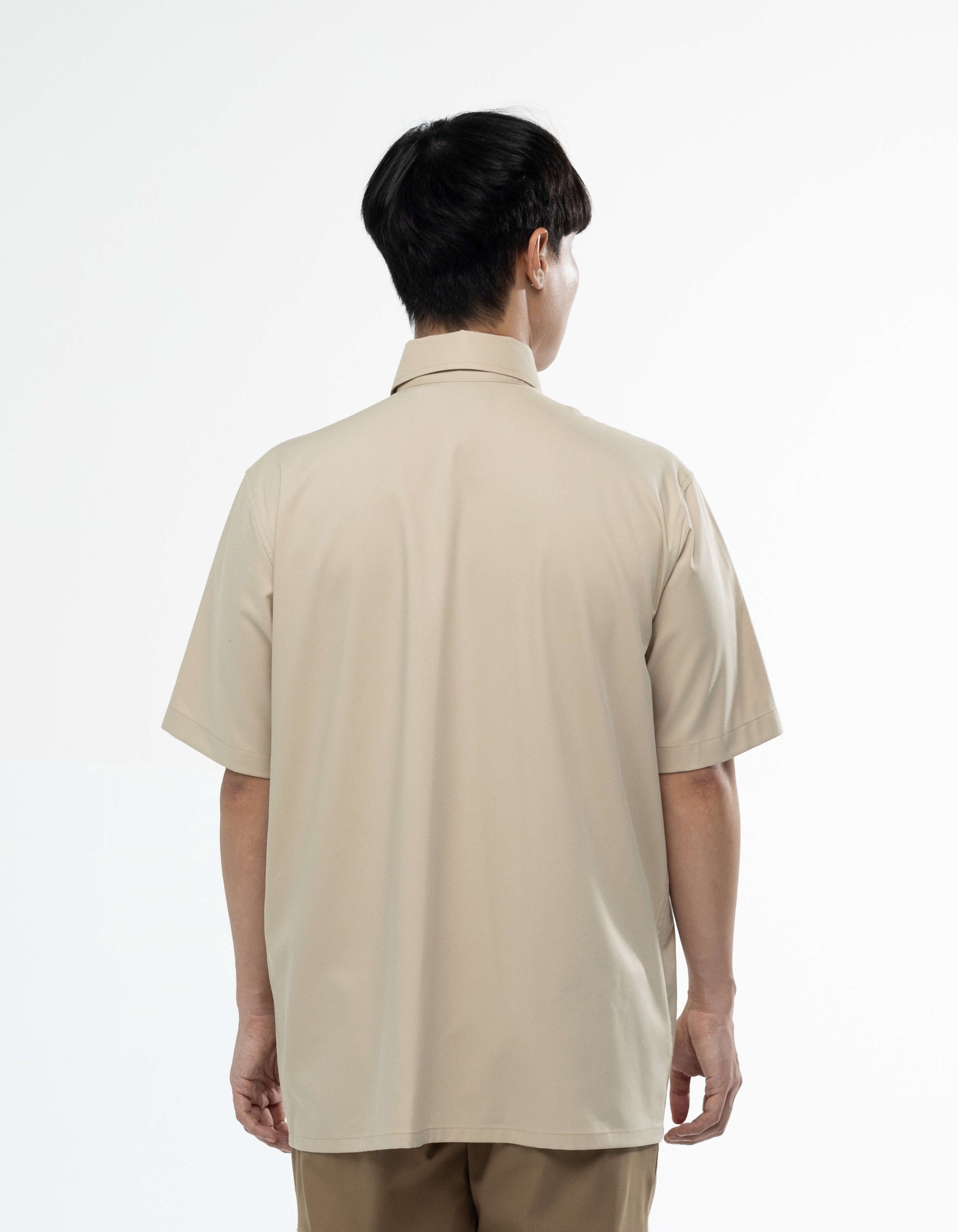 CHEMISE À MANCHES COURTES À PANNEAU EN U