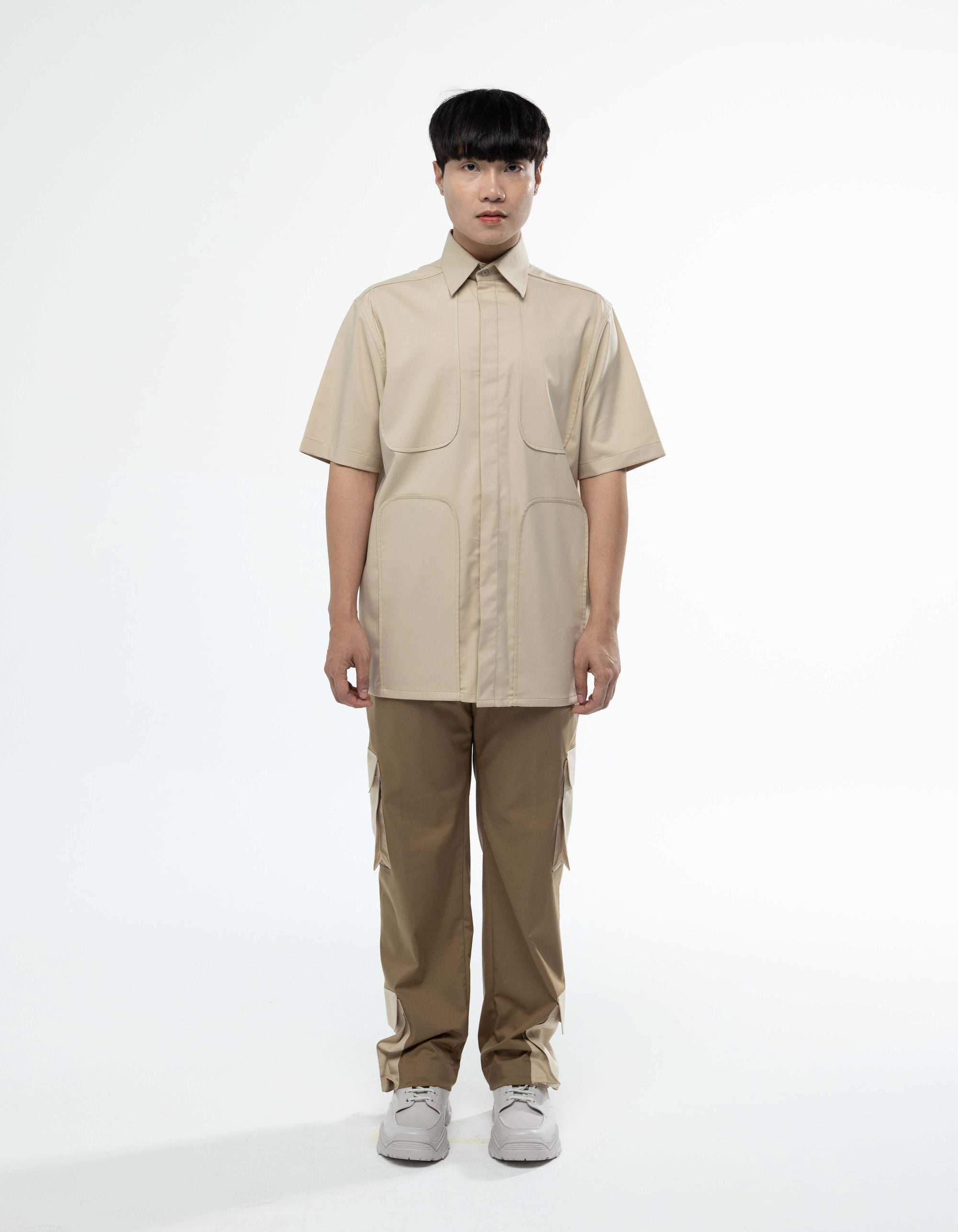 CHEMISE À MANCHES COURTES À PANNEAU EN U