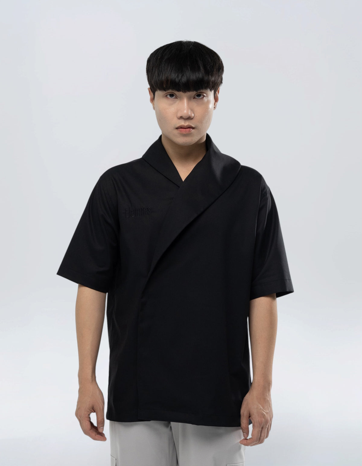 CAMICIA A MANICHE CORTE CON COLLO AVVOLGENTE